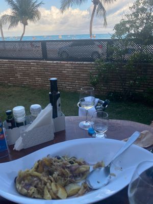 Jacalhoada (vegan codfish made of jackfruit) at Restaurante Netun in Maragogi