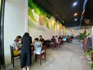 very nice foods...yumy yumy at ROM Vegetarian Restaurant in Thu Dau Mot