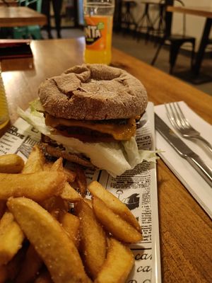 Good burger with fries at Barbacana in Valencia