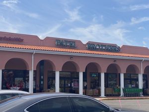 Front of building   at Patel Brothers in Tampa