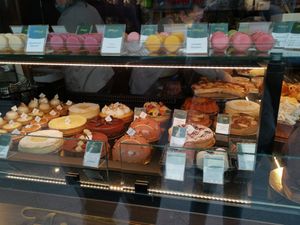 Rechts unten die veganen Macarons at Confiserie Freundt in Mannheim