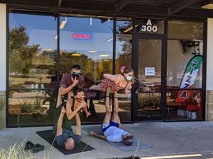 Where are  the signs/banners?  What is the secret?   A pizzeria hiding in plain sight (Nov '20). at Big Nonna's in Austin