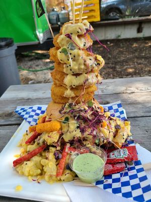 Yes, its mac and cheese and peatos on the sandwich at HapPea Vegans in Austin