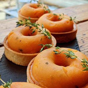 Aprikosen Thymian Mandel Tartelette at Roasted Kaffeebar in Dusseldorf