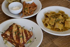 Salvia e carciofi fritti - carbonara di zucca e tofu - lasagna at Status Quo in Rome