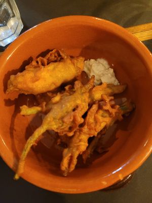 fried Zucchini flowers at Status Quo in Rome