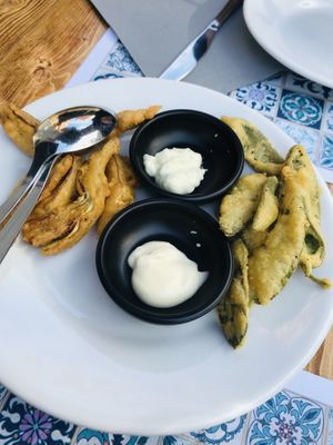 Carciofi alla paprika e salva fritta  at Status Quo in Rome