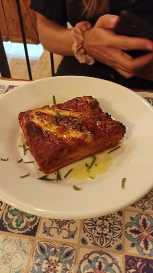 Lasagna 4/10 :/ at Status Quo in Rome