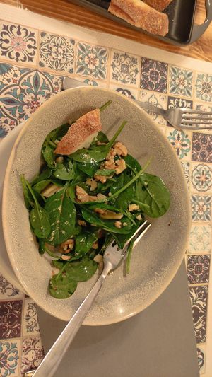 Baby spinach salad at Status Quo in Rome