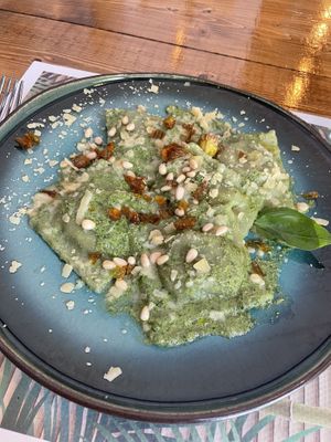   at Status Quo in Rome