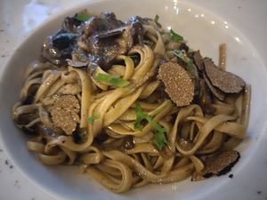  at Status Quo in Rome