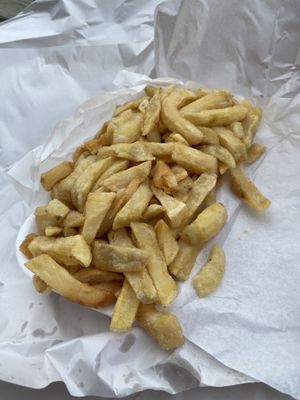 Large chips #Veganuary at Lewis's Fish & Grill in Maidstone