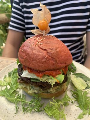 Hamburger de lentilhas at A Tribo in Barao De Sao Joao