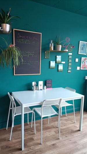 Seating at Plant N Vibe – Street Food by Plant N Plate in Birmingham