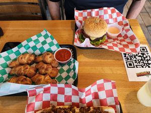 Garlic knots and Doo Wopper at Boardwalk Vegan in Havertown