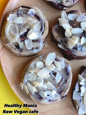 Cinnabon bun at Healthy Mania in Phuket