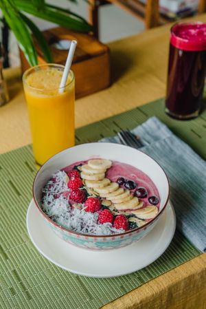 Açai bowl and fresh orange juice at Healthy Mania in Phuket