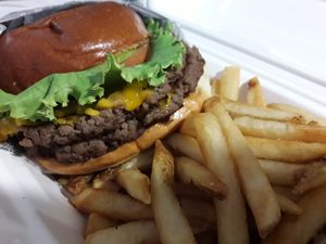 Maui's great big burger (double Impossible patty) at 100% HP in San Juan