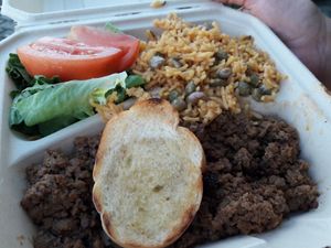 Picadillo y arroz con gandules 😋😋 at 100% HP in San Juan