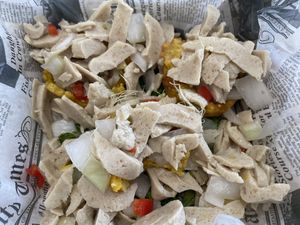 tostones rellenos de ensalada de carrucho 😋 at 100% HP in San Juan