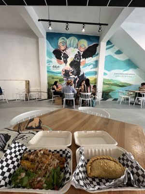 Canoa de pollo y empanadilla de carne  at 100% HP in San Juan