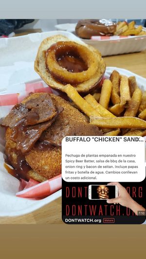 Me encanta este sandwich BUFFALO "CHICKEN" con Seitan 🌱🥓Bacon. Highly recomended. at 100% HP in San Juan