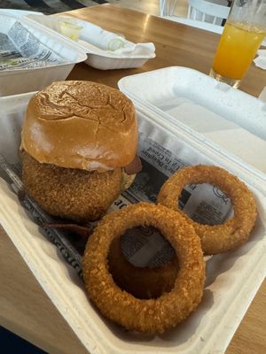 Buffalo Chkn Sandwich with onion rings  #Veganuary at 100% HP in San Juan