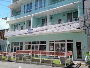 Outside, room for seating at 100% HP in San Juan