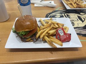 Maui’s Great Burger (with 1 Portion of “Meat”)  at 100% HP in San Juan