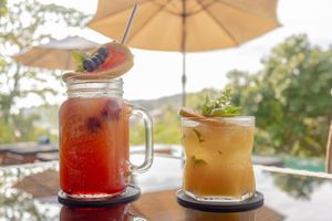 We offer a nice selection of alcoholic and no alcoholic drinks at Casa Mauna in San Pedro Pochutla