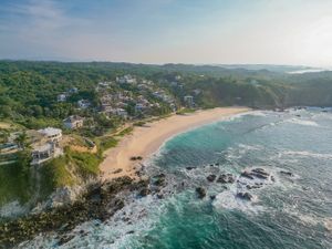  at Casa Mauna in San Pedro Pochutla