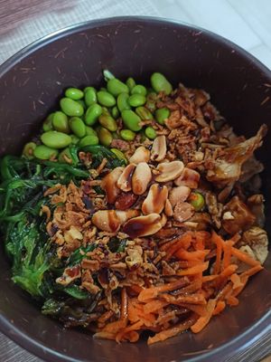 Small vegan Make your Poke at Poké Hut in Tenerife