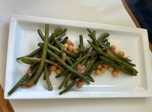 Fagiolini e ceci con salsa di lampone e menta  at Nativa in Rome