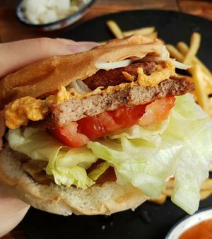 Bulgogi burger - close-up at Nokum Space - 공간 녹음  in Seoul