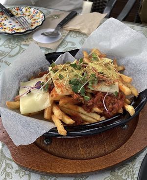 Chili cheese fries  at Nokum Space - 공간 녹음  in Seoul