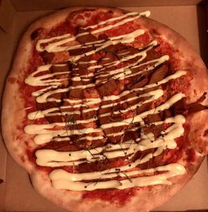 Pizza Karma Kaboom mmmmmm at Vegan Pizza Bar in Rotterdam