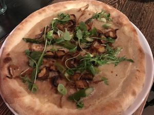 Bella bianca at Vegan Pizza Bar in Rotterdam