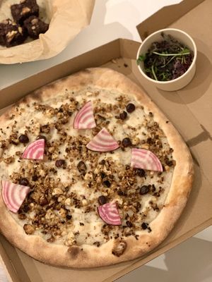 Roasted cauliflower and beets at Vegan Pizza Bar in Rotterdam