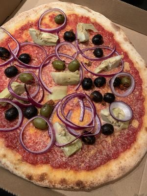 The artichoke and olive pizza at Vegan Pizza Bar in Rotterdam