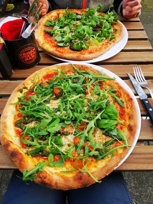 Oh no, pesto and the garden at Vegan Pizza Bar in Rotterdam