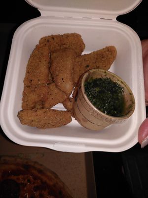 Vegan chicken and pesto at Vegan Pizza Bar in Rotterdam