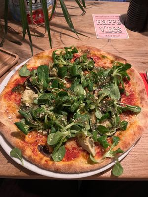 Pizza „The Garden"  at Vegan Pizza Bar in Rotterdam