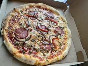 Salami vegan  at Vegan Pizza Bar in Rotterdam