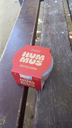 hummus🤌🏽 at Som Vegans in Barcelona