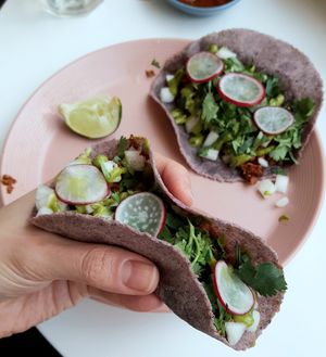 Taco "veggie chorizo" - size at High House in Seoul