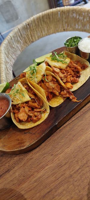 Pastor tacos at Ojo de Maíz in Mexico City