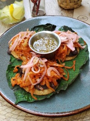 Panuchos de cochinita de repollo at Ojo de Maíz in Mexico City