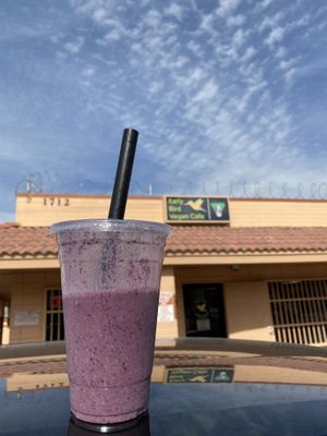 lavender smoothie at Early Bird Vegan in Tempe