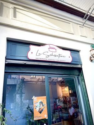 The front door  at La Schiscetteria in Milan