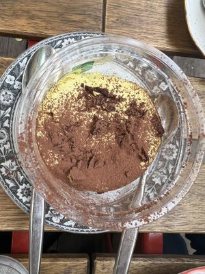 Tiramisù   at La Schiscetteria in Milan